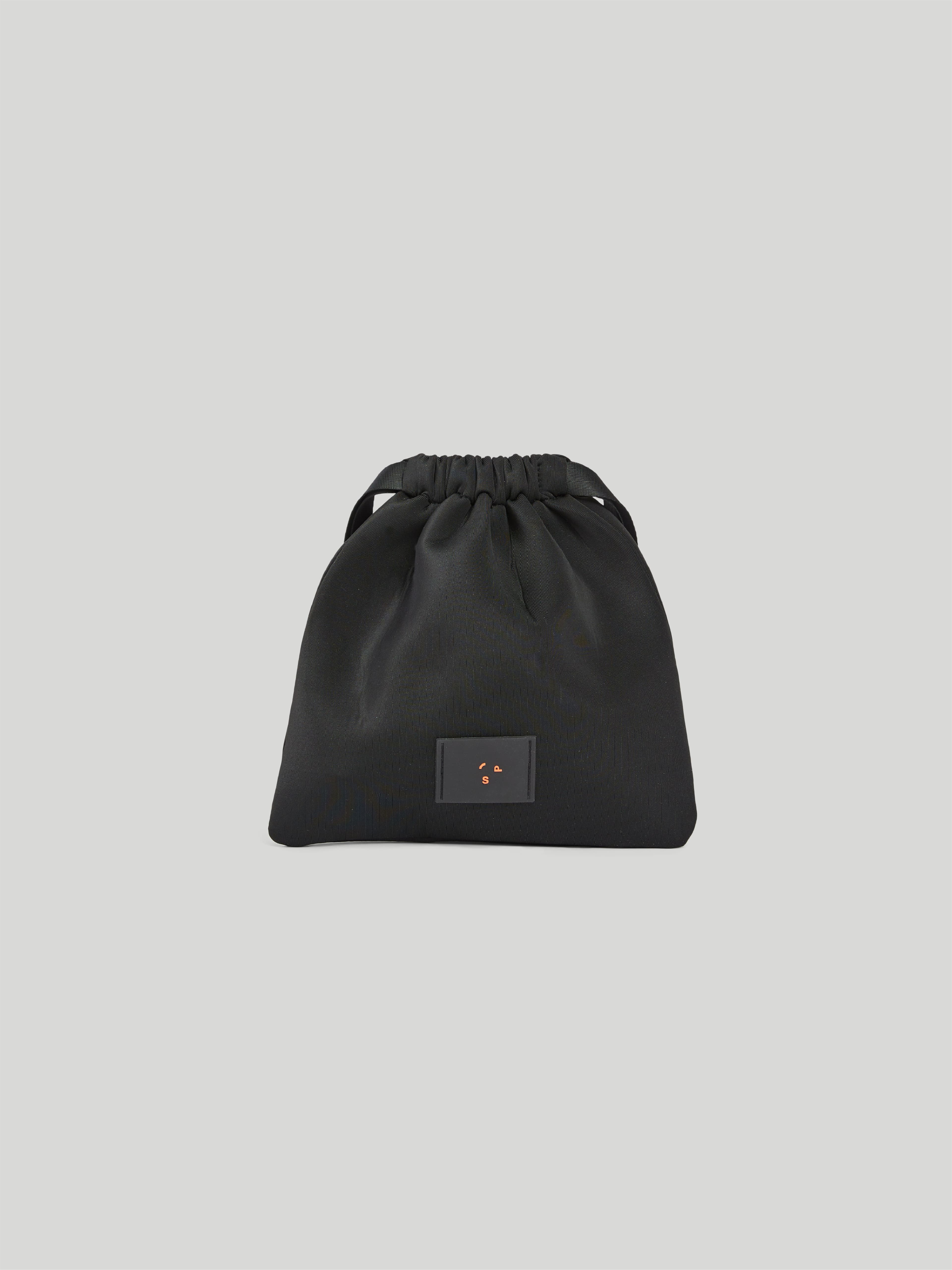 neoprene-tech-pouch-m-black-06.jpg