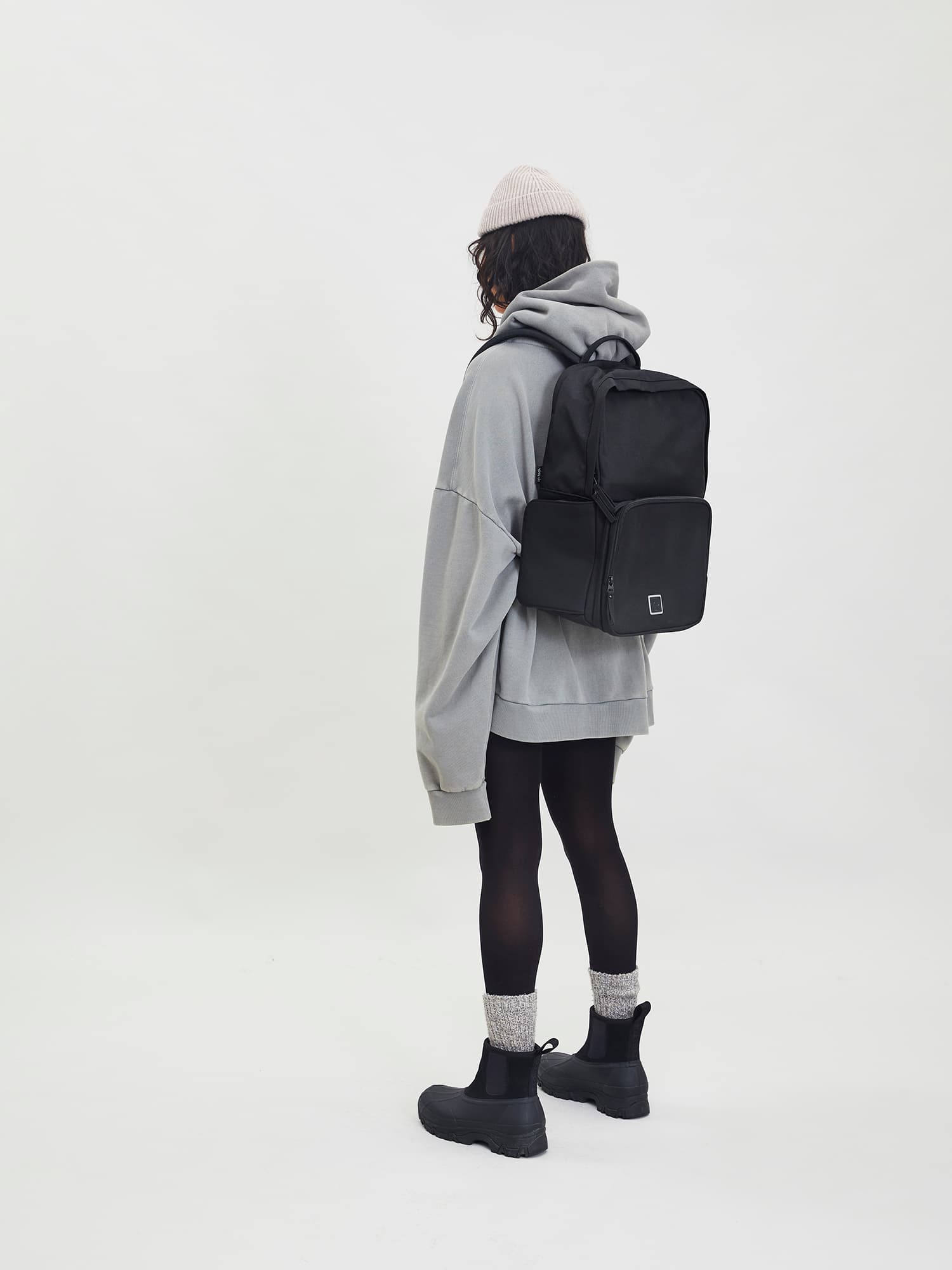 https://a.storyblok.com/f/247851/f7ef078642/day_backpack_15_black_535.jpg