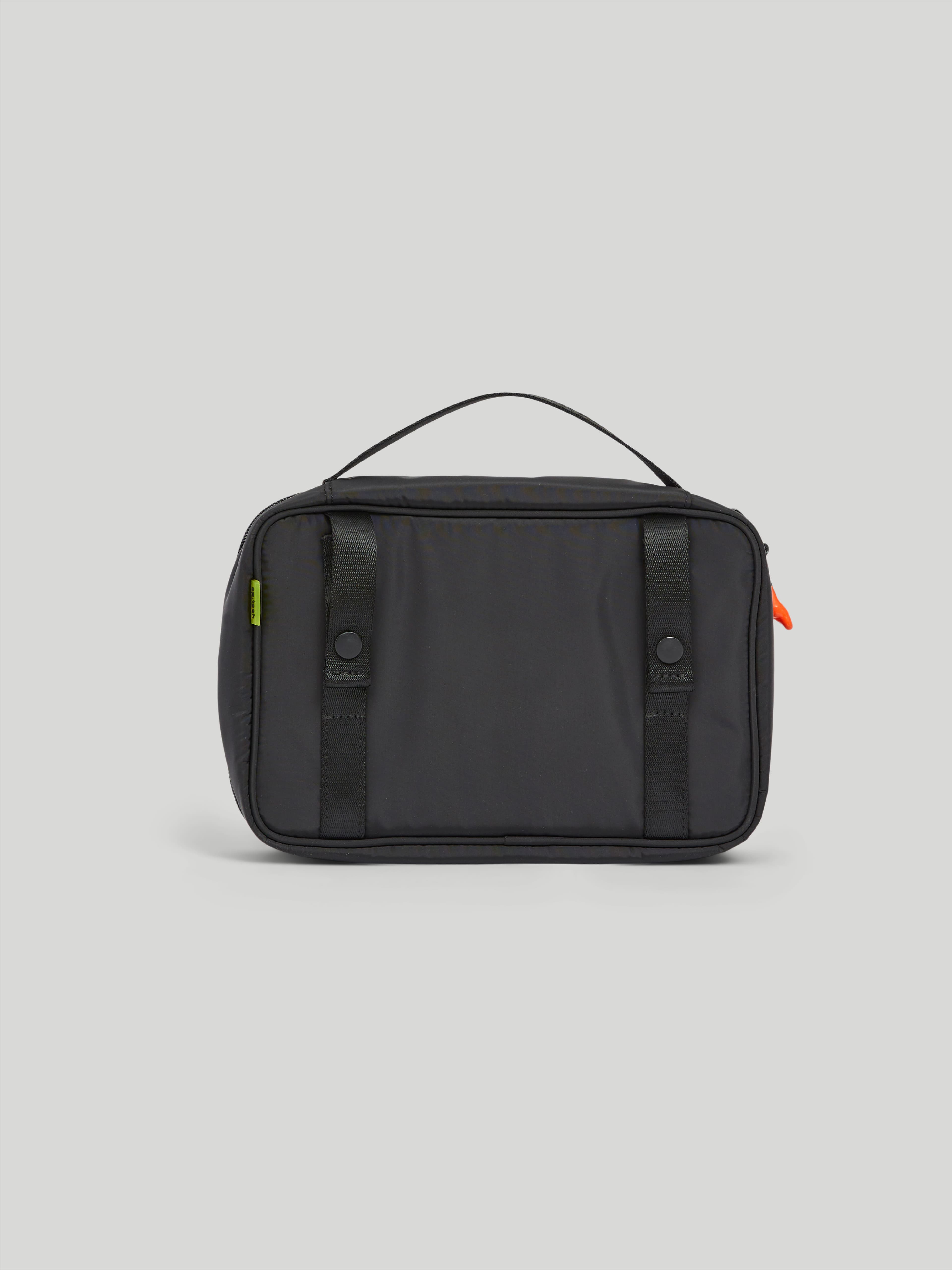 https://s3.amazonaws.com/a.storyblok.com/f/247851/b44e6d9cb2/accessory-pack-large-08.jpg