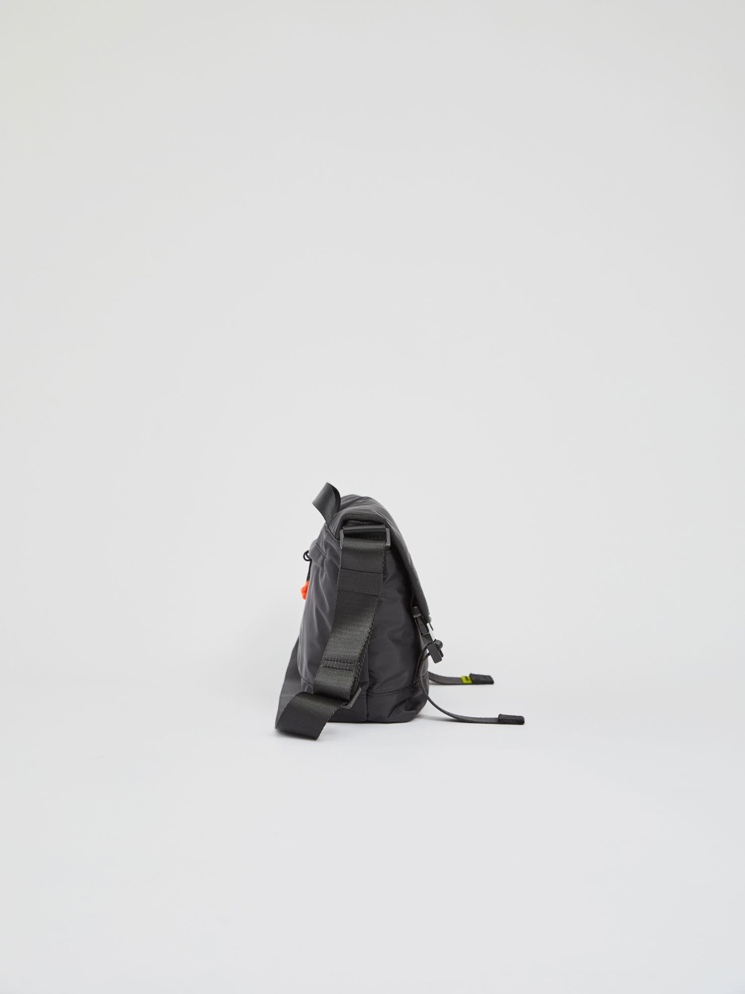 Messenger Bag Small 9 - SP Tech