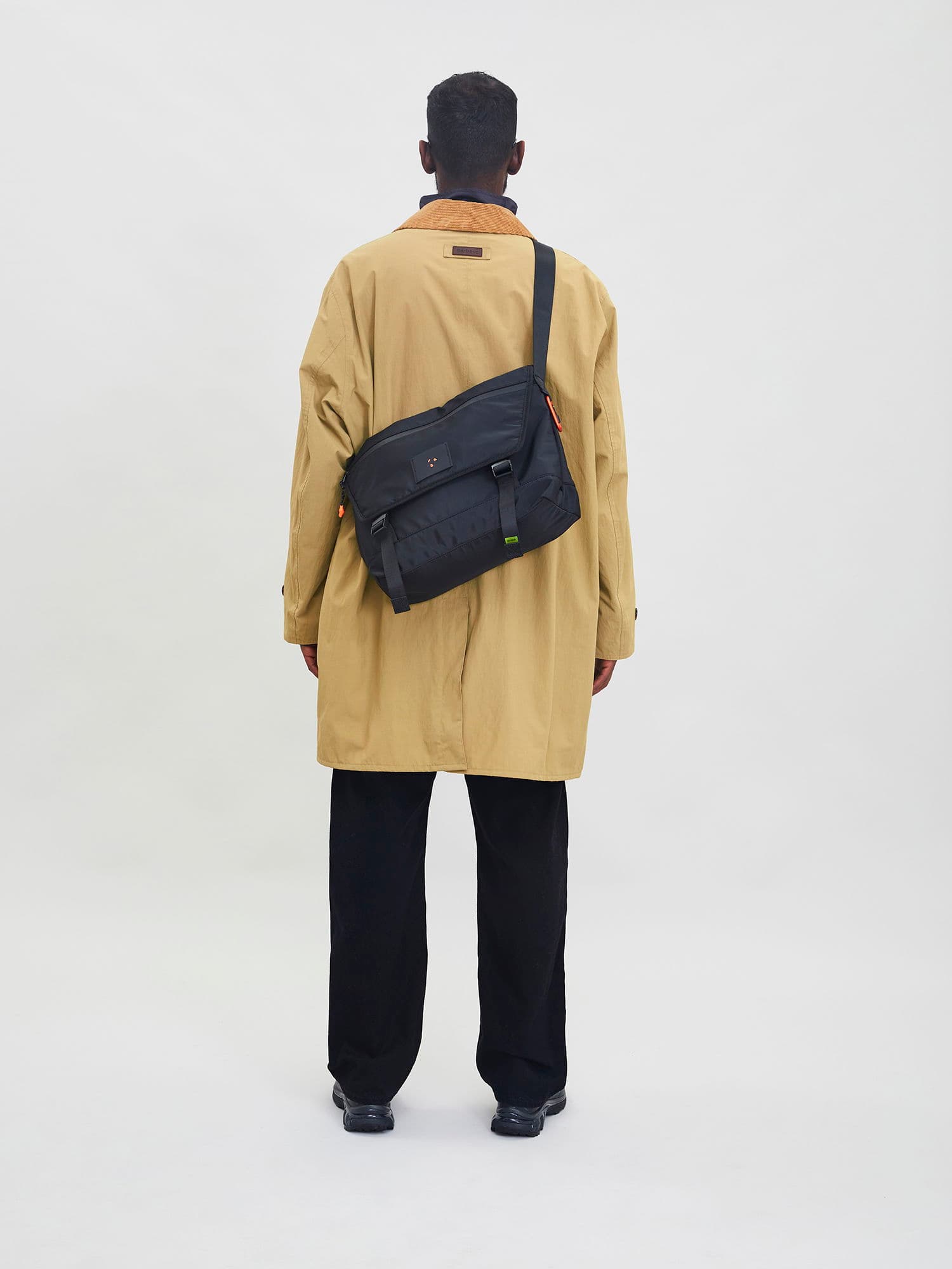 Messenger Bag Medium 9 - SP Tech