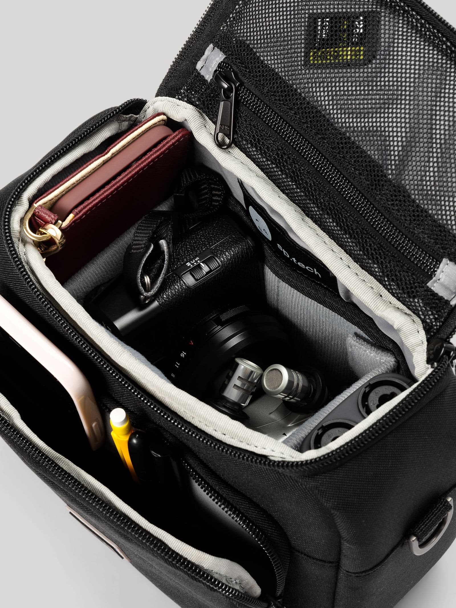 Day Shoulder Bag Medium 3 - SP Tech